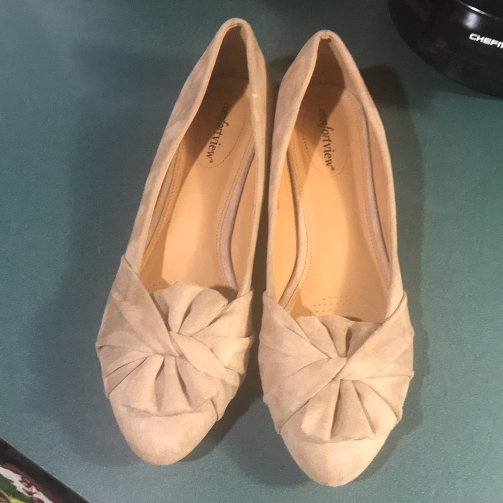 Suede cloth beige flats (Almost New)